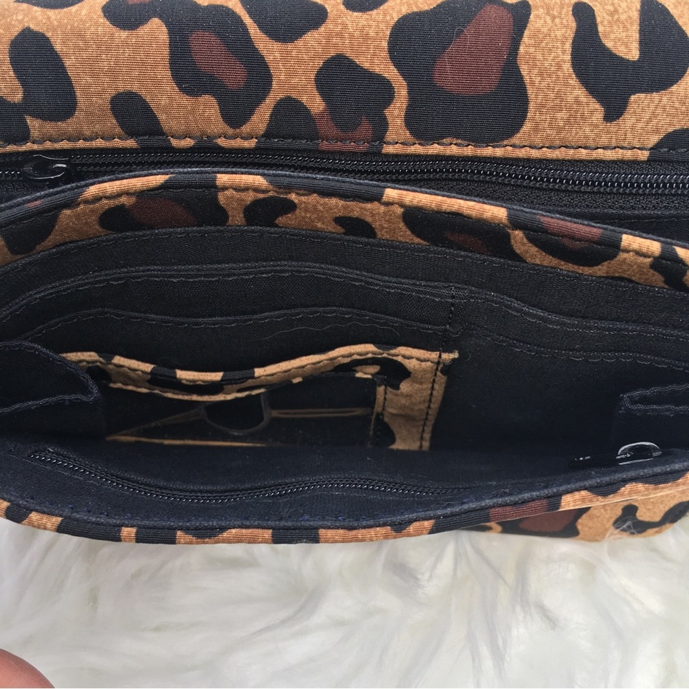🛑 SOLD Evan Picone Crossbody Flap Handbag Purse Cheetah Animal Print Adjustable - Picture 11 of 13